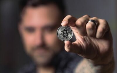 La UCAB lanza el diplomado «Economía Digital y Criptoactivos»